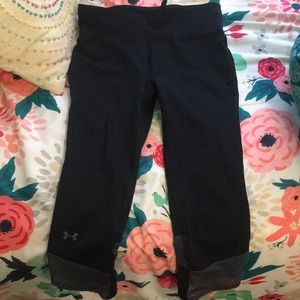 Black under armour crop leggings